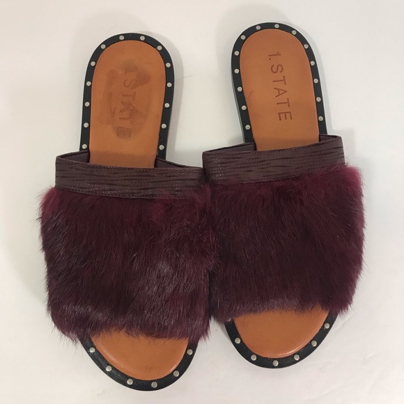 1. State the Carisma rabbit fur maroon slides 8 - Picture 3 of 7